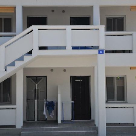 Apartments Istuk Vir Buitenkant foto